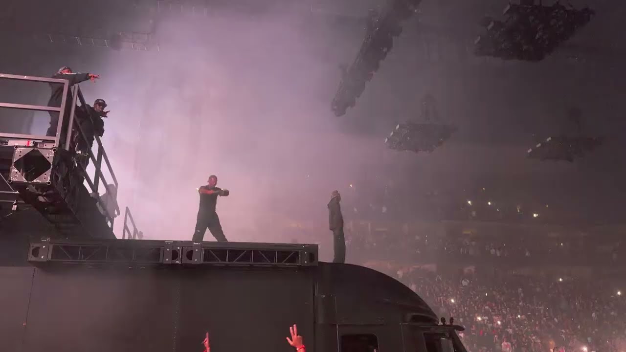 Playboi Carti - CHARGE DEM HOES A FEE (Live) 4K