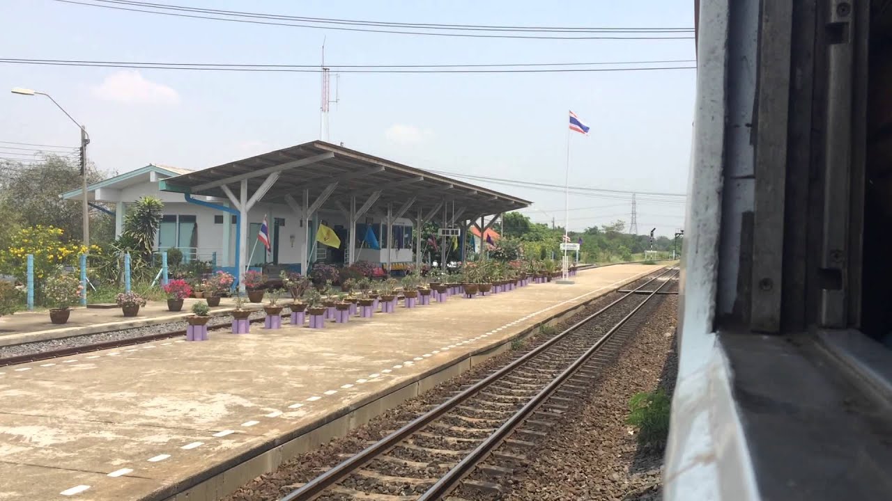 [HD] K3LA Express Train No. 71 Passing Chiang Rak Noi Station