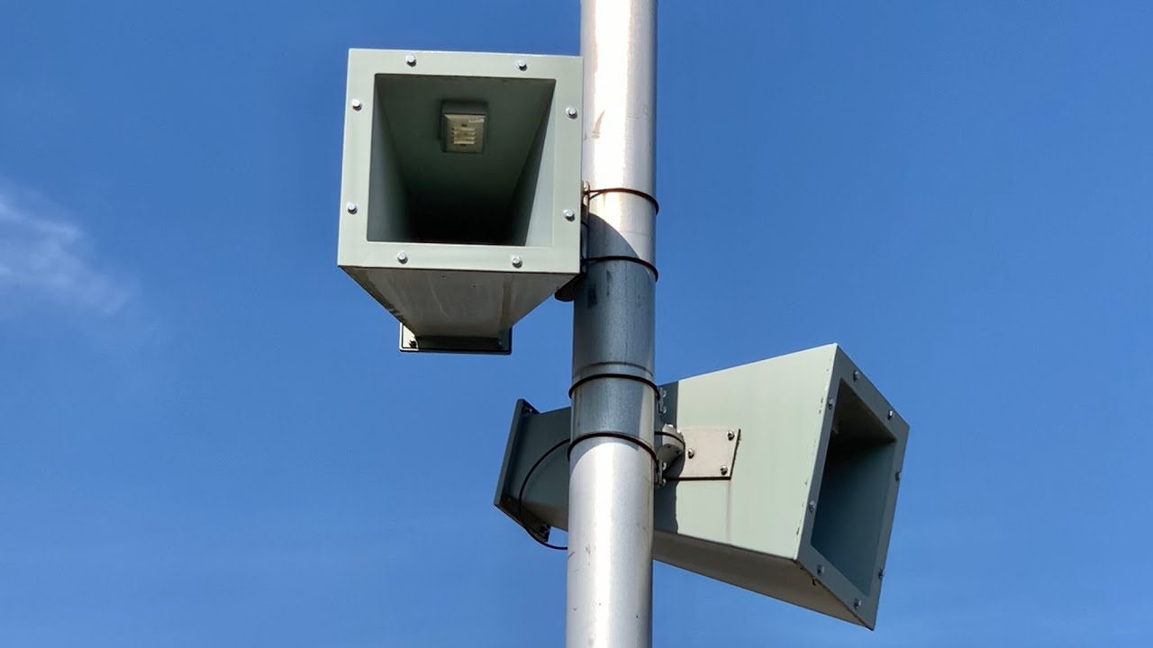 Springfield Ohio Weird Train Horns On Poles & Worst Sounds Ever!  Female Engineer Turns Train On Wye