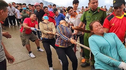 Đặc sắc người Dao áo dài bay trên lửa đỏ ở Khuổi My.  Nguyễn Tất Thắng