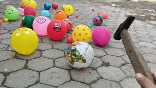 popping balloons!! menemukan mainan di dalam balon es batu, meletus balon isi permen, dll