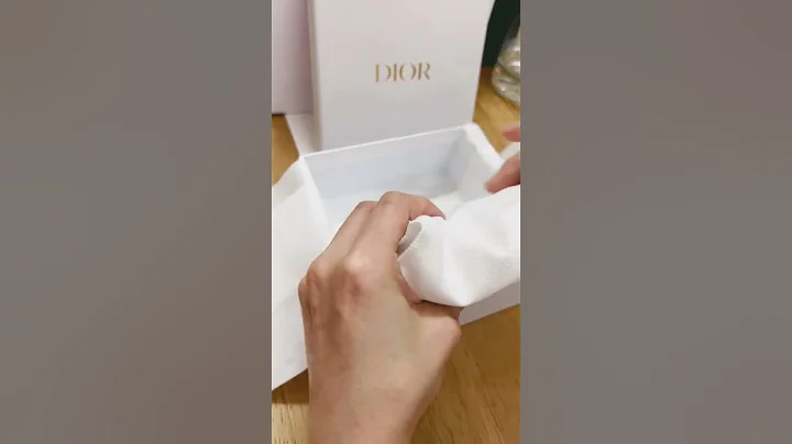 第一次入手Dior Caro短夹！！ - 天天要闻