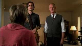 s04e06 [071] - The Instincts - "It helps if they think you're crazy."