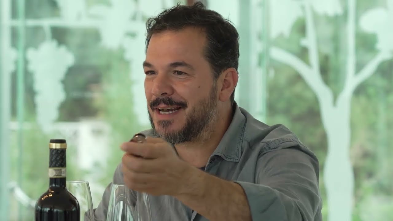 Giuseppe Carrus degusta "Briareo '19" Vino Nobile di Montepulciano
