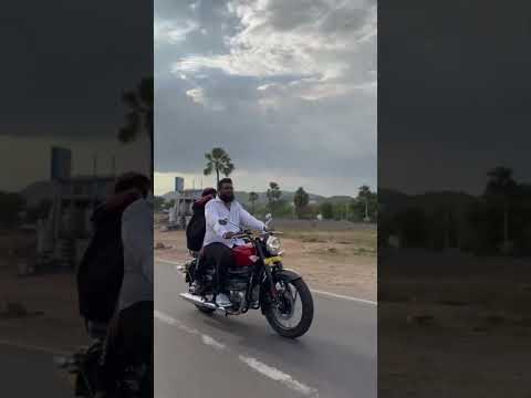 #viral #trending #shorts #short #classic350 #youtubeshorts #ytshorts #ngshyne#bike #bullet #roadtrip