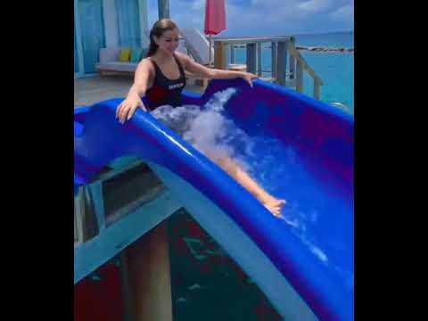 منه عرفه تستمتع بأجازة الصيف علي البحر