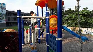 1080619晴晴南安國小玩單槓2