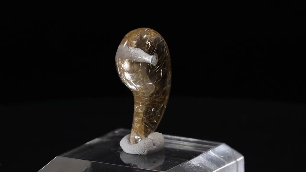 ヒマラヤ水晶 勾玉032 - YouTube