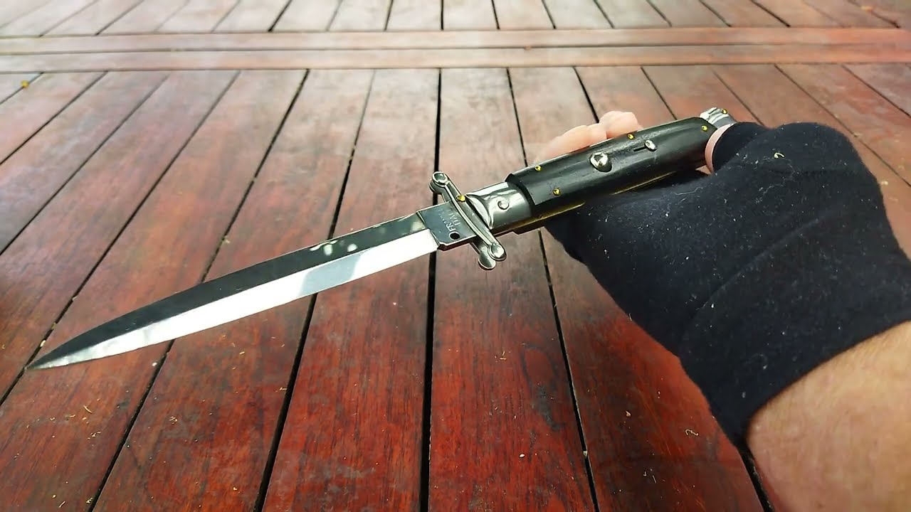 11 INCH FRANK BELTRAME SWING GUARD SWITCHBLADE - YouTube