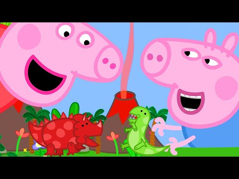 GIANT PEPPA PIG AT THE TINY LAND