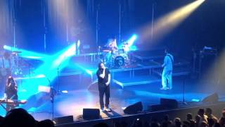 Video thumbnail of "Les Cowboys Fringants - Les vers de terre @ Olympia (Paris, 09/02/16)"