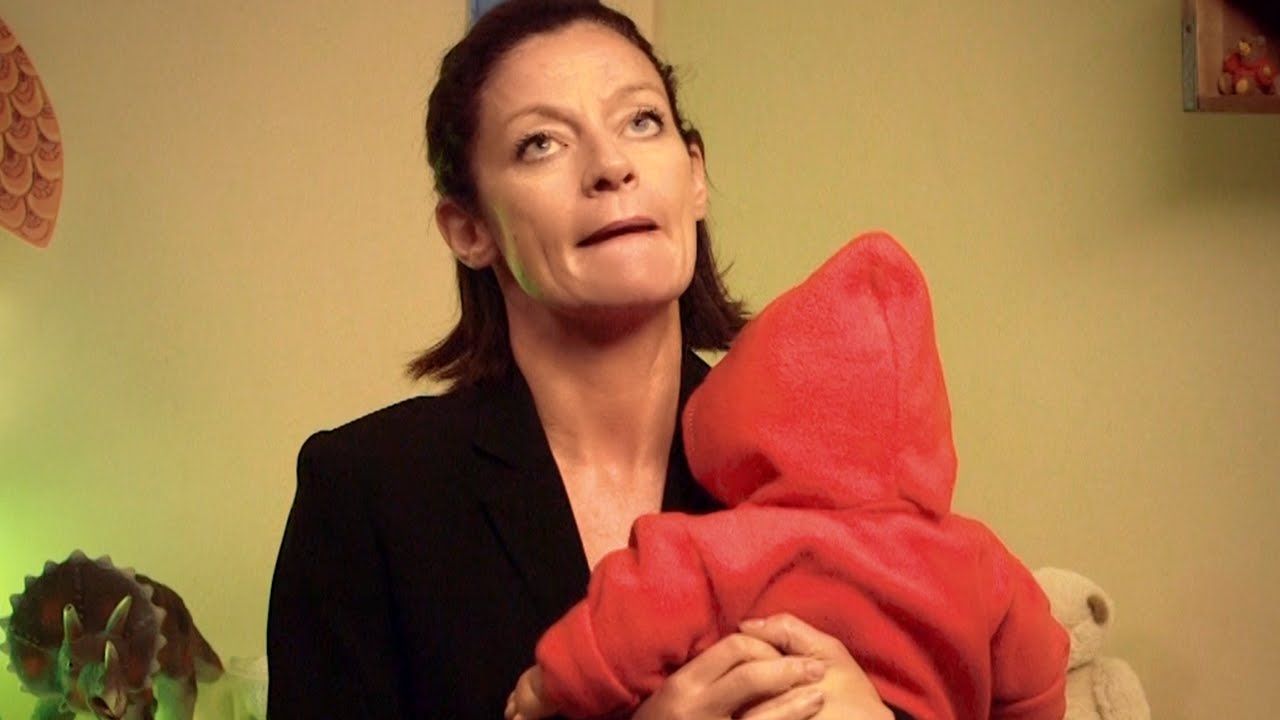 Michelle Gomez in "Boyfriend doesn't want kids" - Heather's American Medicine