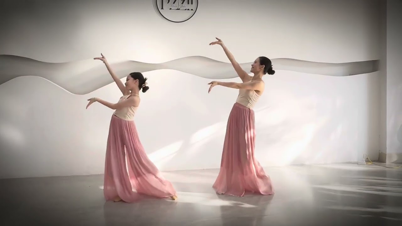 Múa Mơ Khách Đường Xa - Biên đạo: Ngọc Phượng - Pzzii Dance Studio