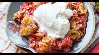 Vegan Strawberry Rhubarb Crumble! (Streusel Topping)