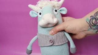 A blue bull in a vest. Soft toy. screenshot 1