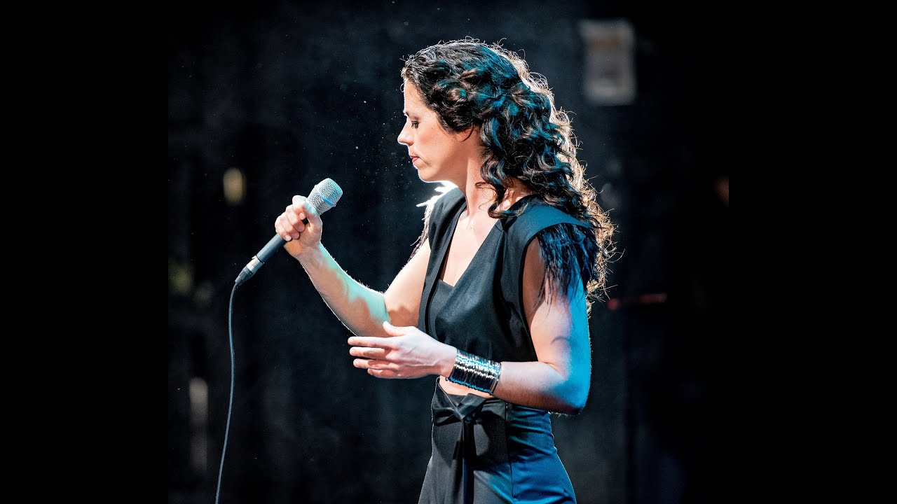 Zamba por vos - Alfredo Zitarrosa por Maia Castro