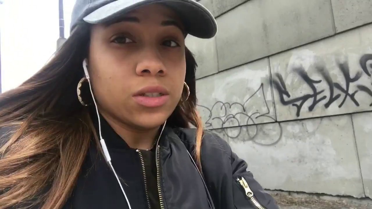 Vlogging WHO's WEAVE IS THIS??Smh 🤔🤔😮😮 hair store near me