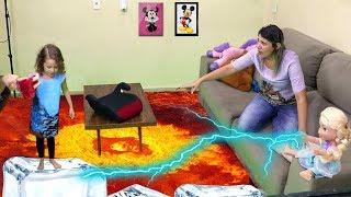 O CHAO E LAVA VALENTINA SALVA BONECA (THE FLOOR IS LAVA)