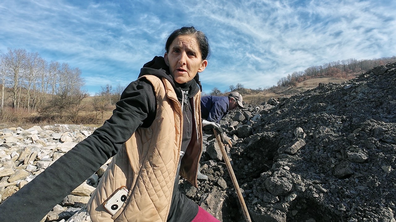 Edbera i dalje kopa ugalj i čeka struju