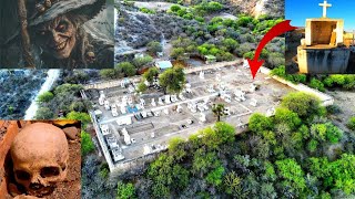EN ESTE CEMENTERIO ESTA ENTERRADA UNA BRUJA PROFANARON SU TUMBA Y SE LA LLEVARON