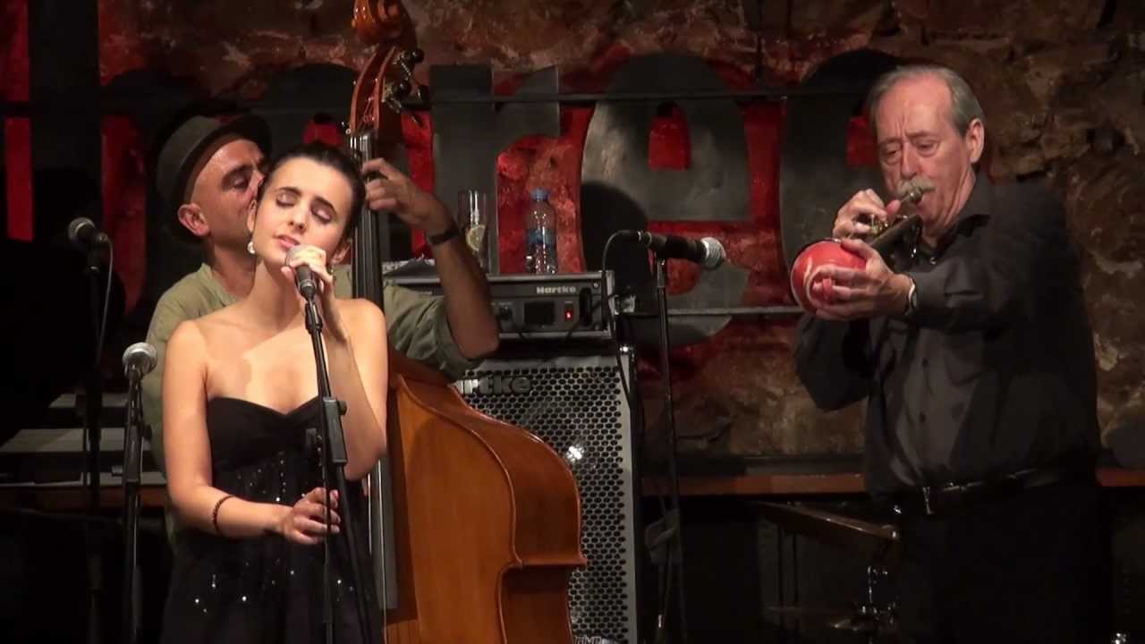 04. ON THE SUNNY SIDE OF THE STREET - ANDREA MOTIS, J. CHAMORRO, J.M. FARRÀS