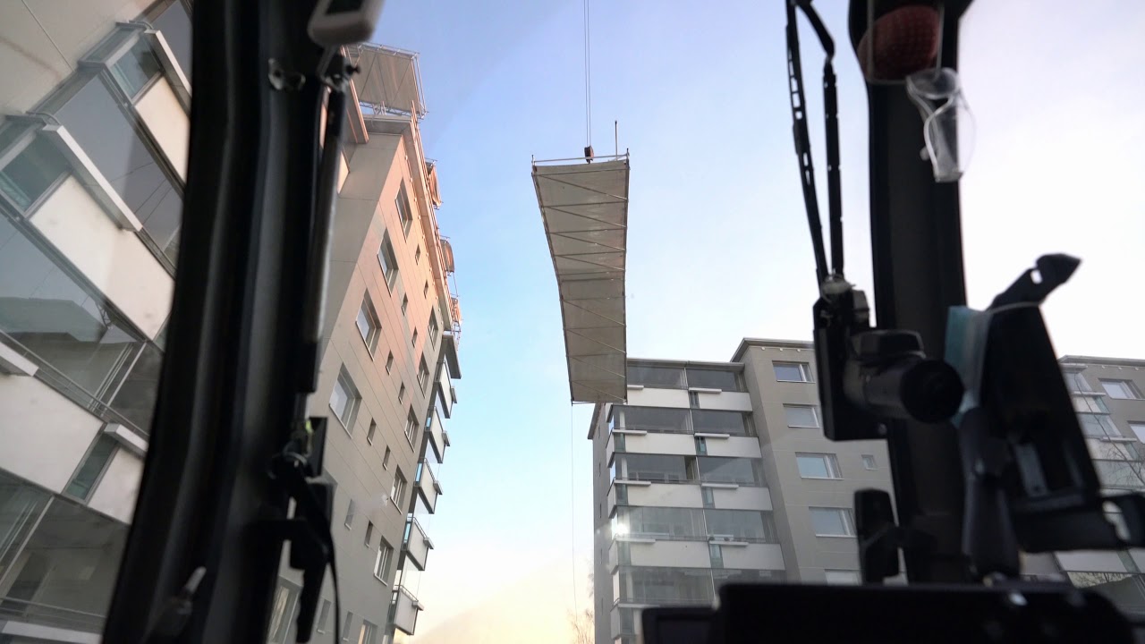 Liebherr LTM 1095, boom 58 meters long. Weatherproof lifting work