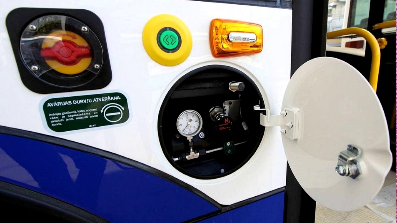 Ūdeņraža trolejbuss Rīgai 2017 - YouTube