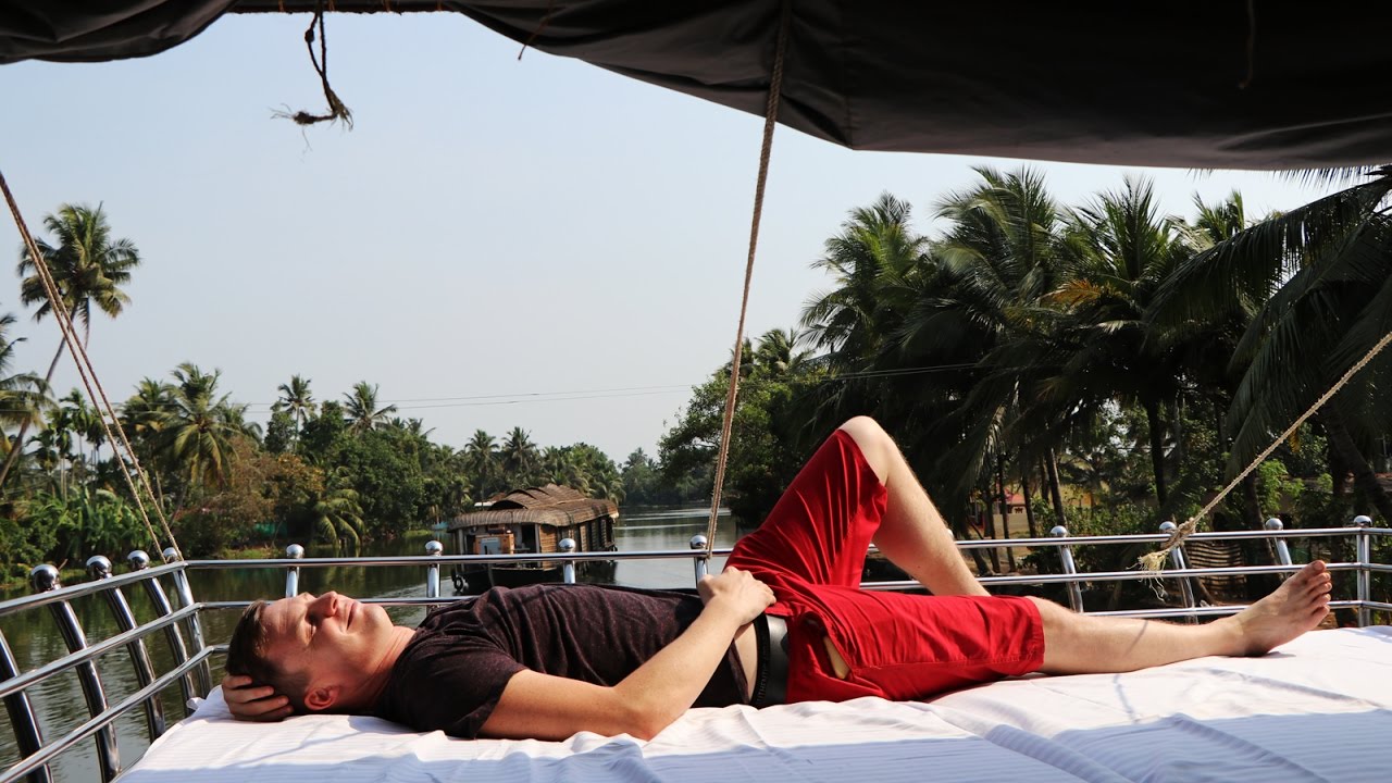 BACKWATERS OF KERALA - is this real life?