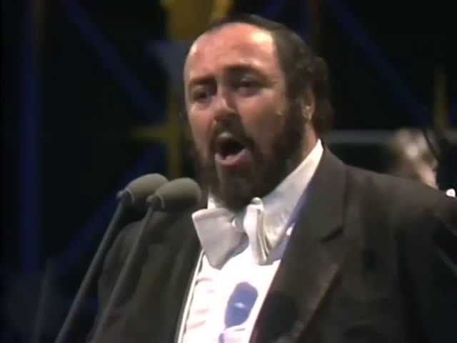 Luciano Pavarotti: 'O Sole Mio' class=