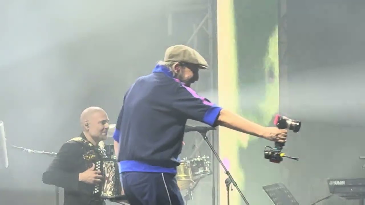 Juan Luis Guerra en el Estadio Cibao de Santiago.  21 de febrero, 2026