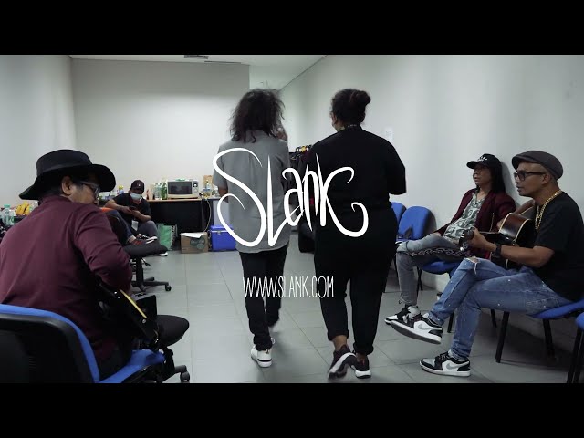 Slank - Yin Yang at Backstage 2 Dekade Transmedia class=