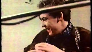 Miniatura de vídeo de "Roddy Frame of Aztec Camera on the Tube, Early 1980s"
