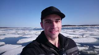 Ukrainian gets stuck on an ICEBERG in Iqaluit, Nunavut, Canada.