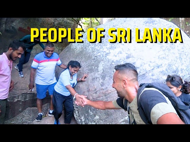 Travel vlog - Helping Locals Climb Pidurangala Rock in Sri Lanka 🇱🇰
