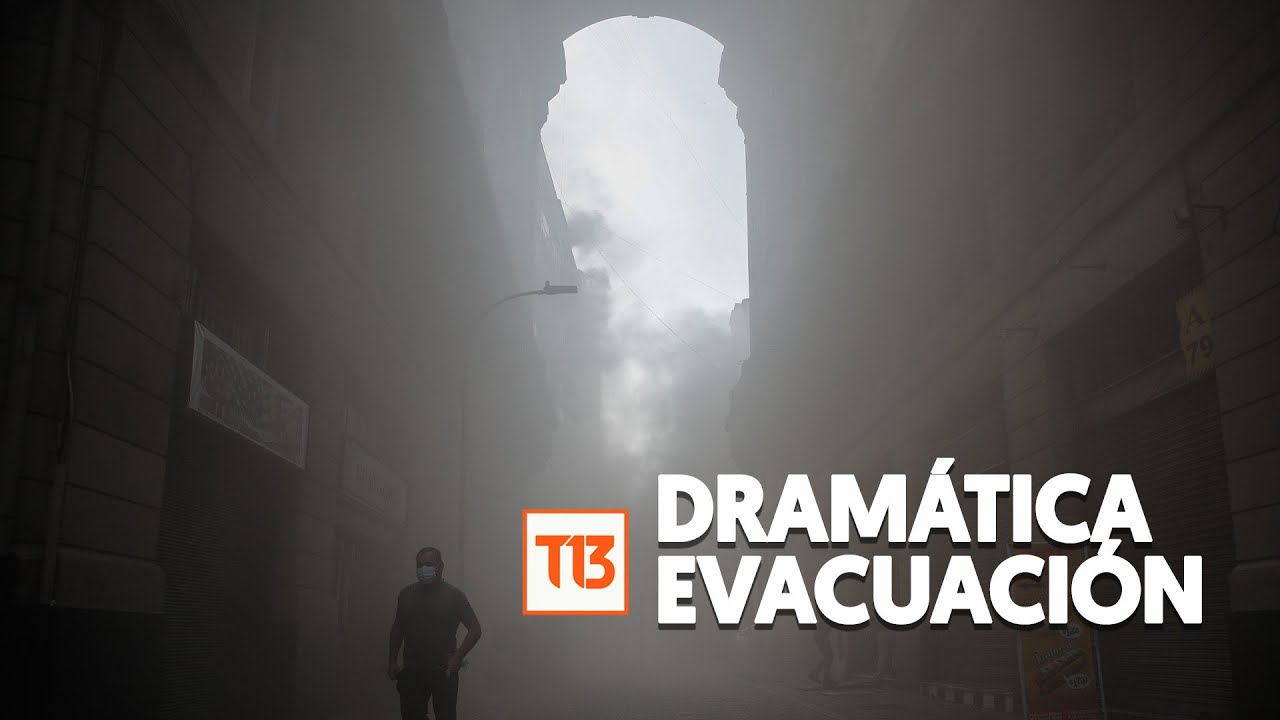 200 rescatados en incendio en edificio en Plaza de Armas