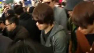 20120106 CNBLUE arrives at Hong Kong (news vid)