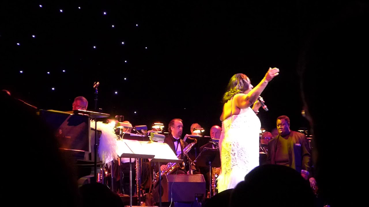 Aretha Franklin "Old Landmark" (Snippet) Live at NJPAC March 14, 2015