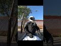La diferencia de ir en una moto deportiva contra una de baja cilindrada #gsxr #biker #ktm #moto