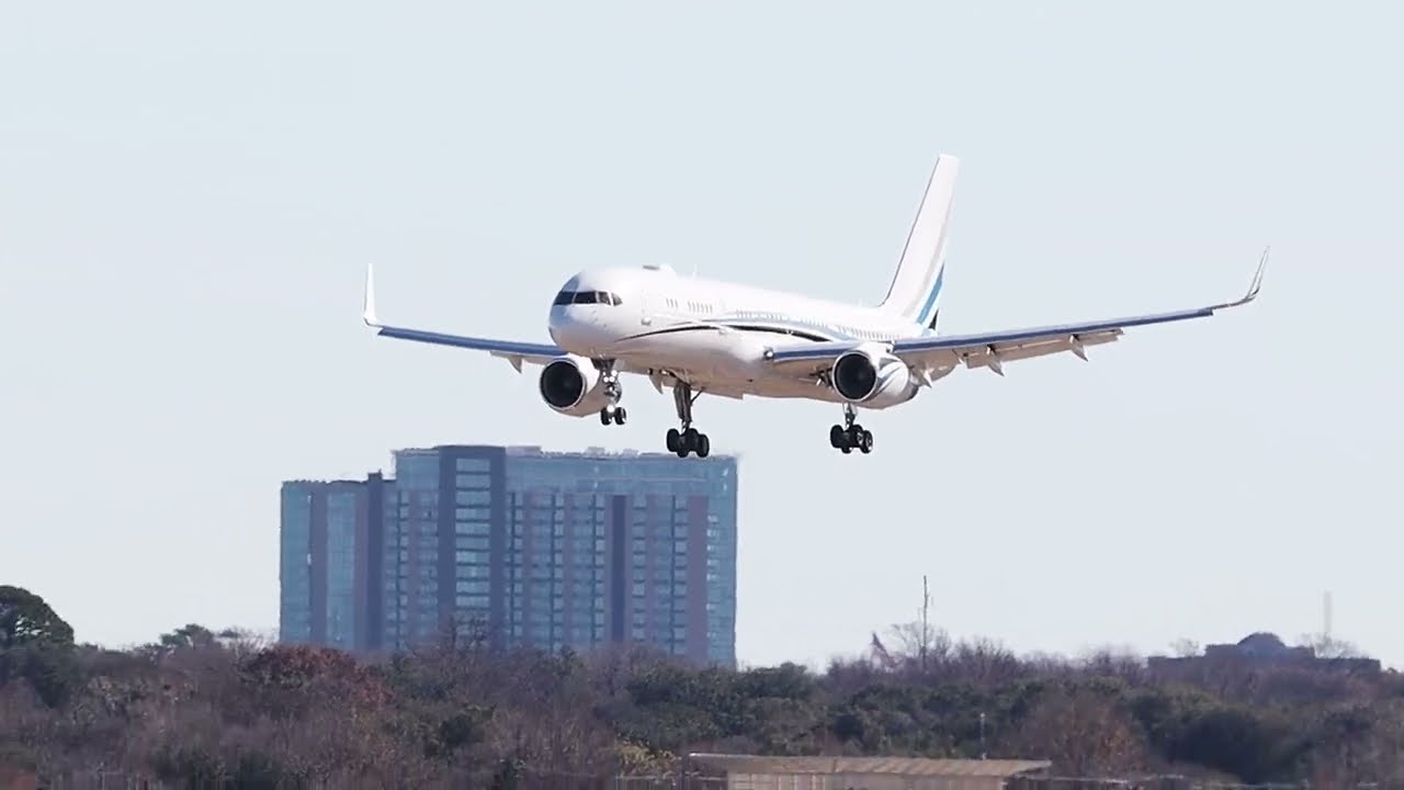 Dallas Mavericks Boeing 757-256 N801DM Landing at Dallas Love Field After Chicago Bulls Match