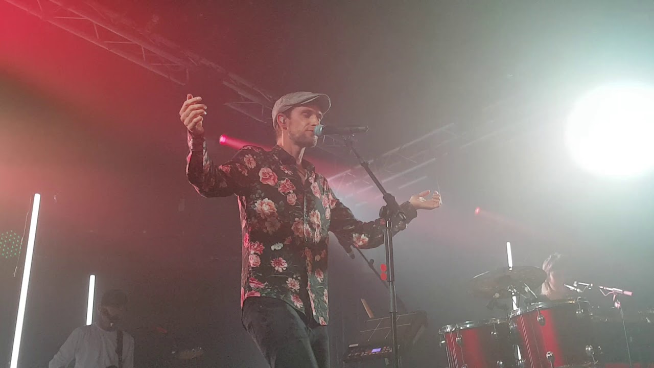 walking on cars concert 2019