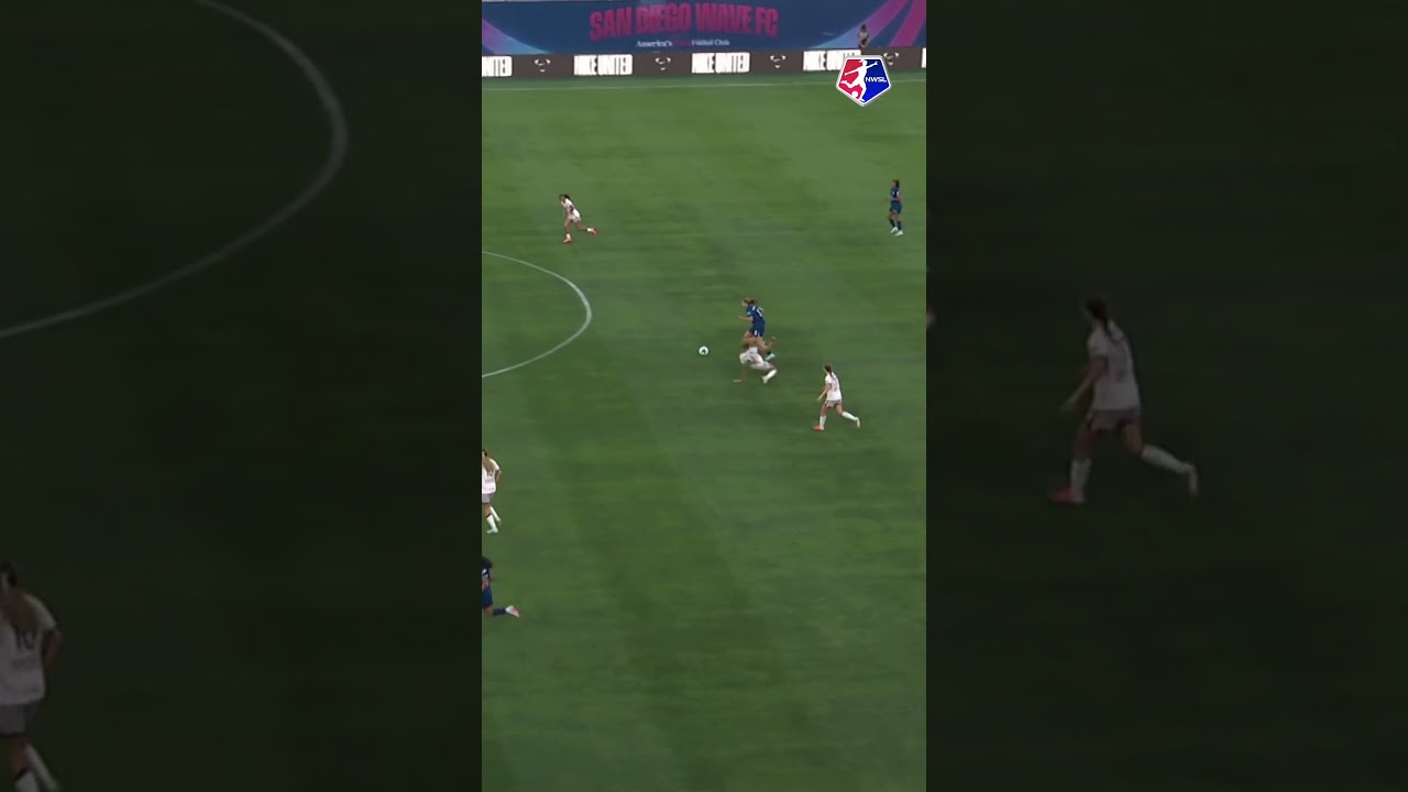 Two touches. One victim. 😮‍💨 Kimmi Ascanio 🔥 #nwsl #soccer #football