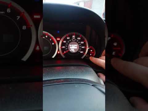 Видео: Колко масло отнема Acura TSX?