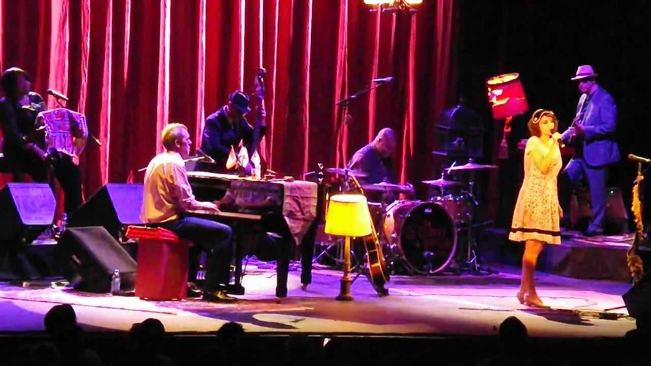 Hugh Laurie "The Weed Smoker's Dream" Hammersmith Apollo London 14.06.2013 YouTube