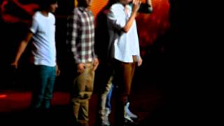 One Direction- What Makes You Beautiful. (Orlando, Fl.)