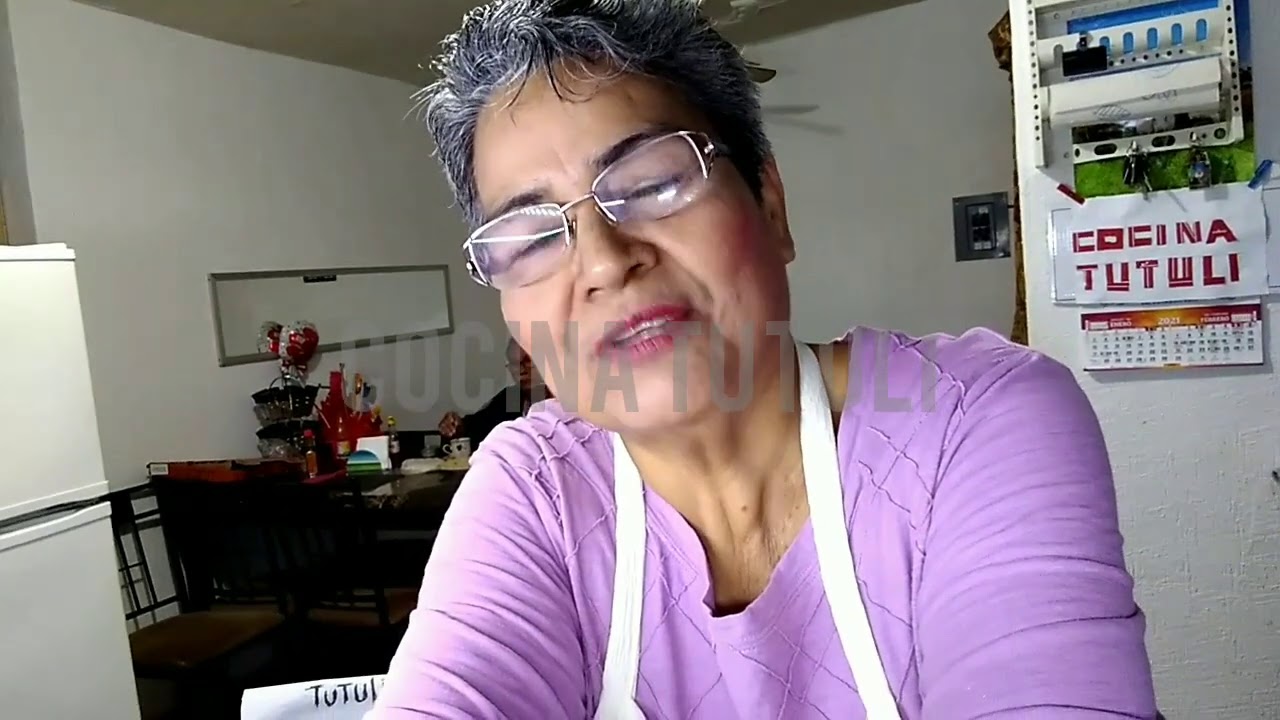 amasando medio kilo de harina para tortillas .| Cocina tutuli .