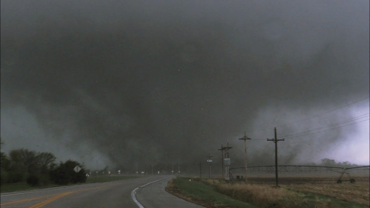 Live Storm Chasing Tornado Risk Mississippi - YouTube