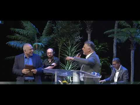 ناس كتير على إسمك وهما جاهلينك وناس أكتر بالإسم لك وبتعبد غيرك 