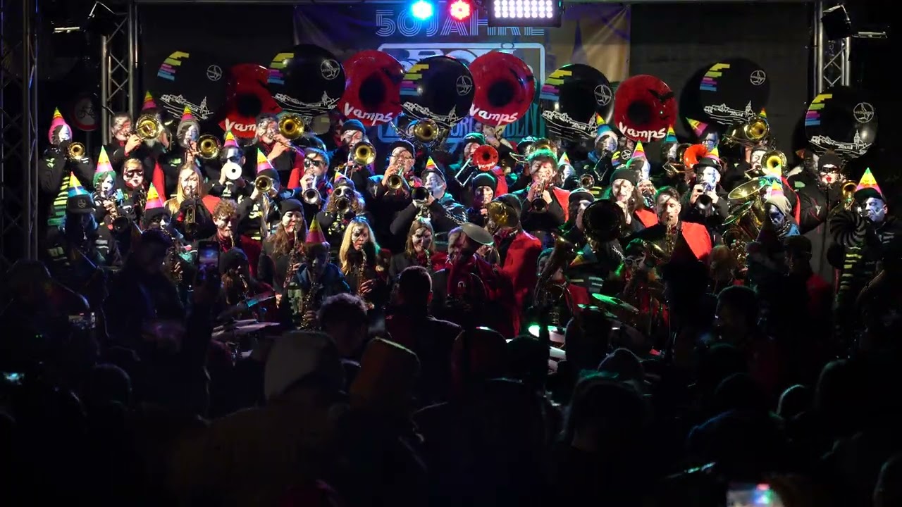 Seegumper und Guggevamps Überlingen beim open air gugge Festival 2025 Laufenburg Eminem