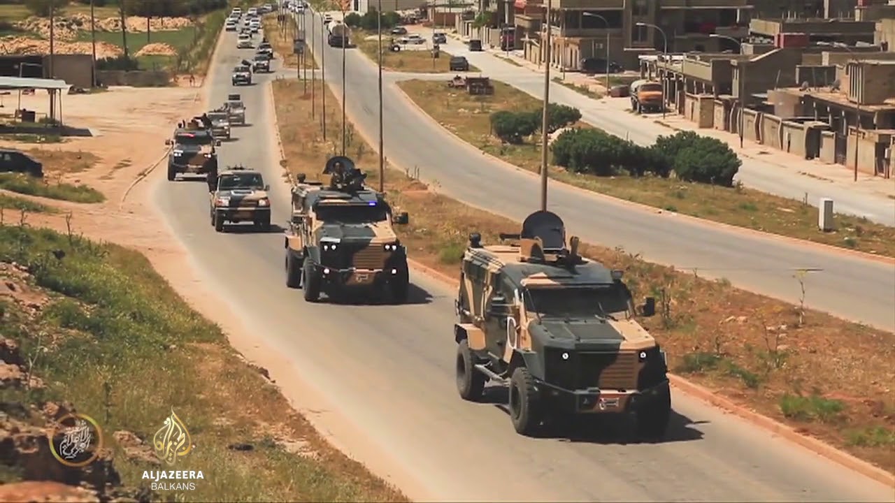 الخصوم السياسيون الليبيون في مؤتمر في باريس