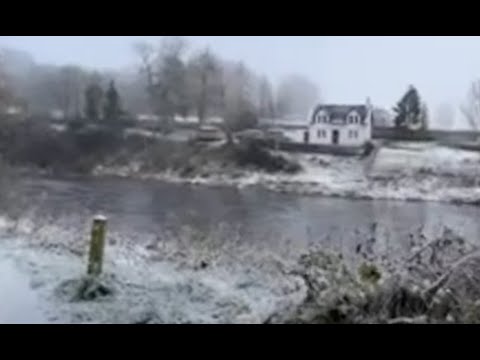 ❄️ Walking on the snowy icy riverbank in Scotland